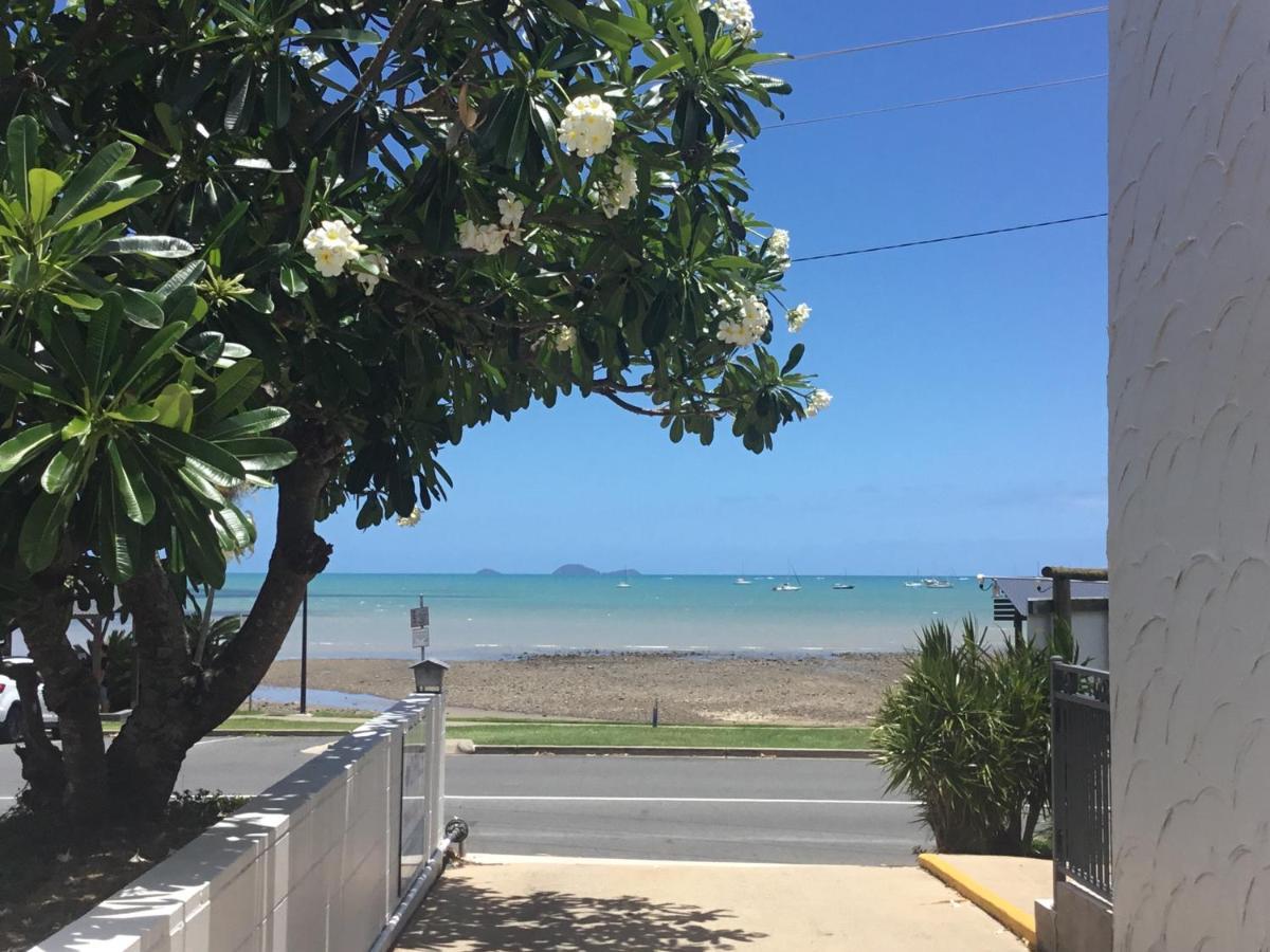 Whitsunday Waterfront Apartments Airlie Beach Eksteriør billede