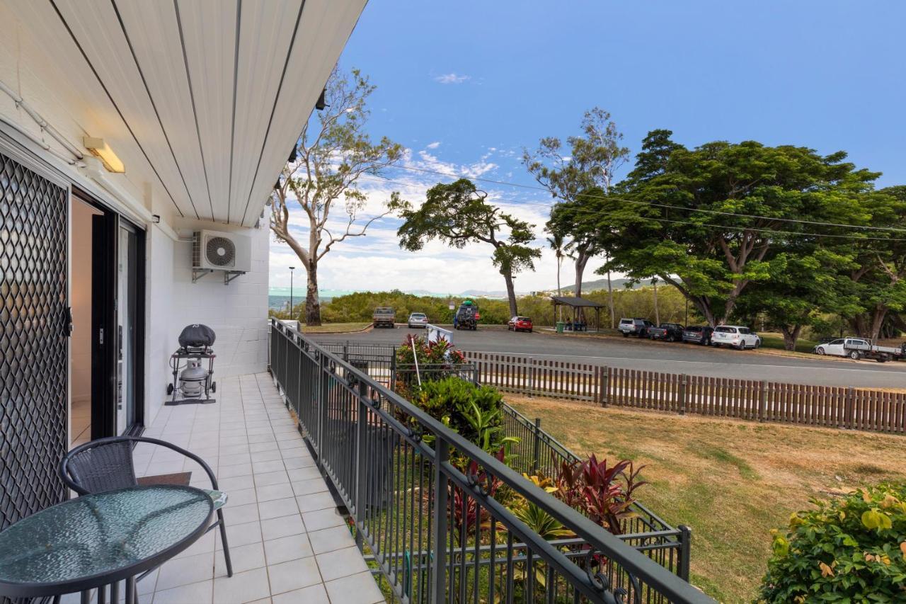 Whitsunday Waterfront Apartments Airlie Beach Eksteriør billede