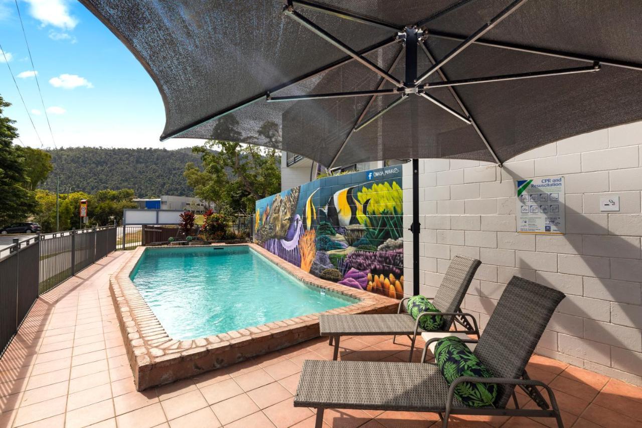Whitsunday Waterfront Apartments Airlie Beach Eksteriør billede