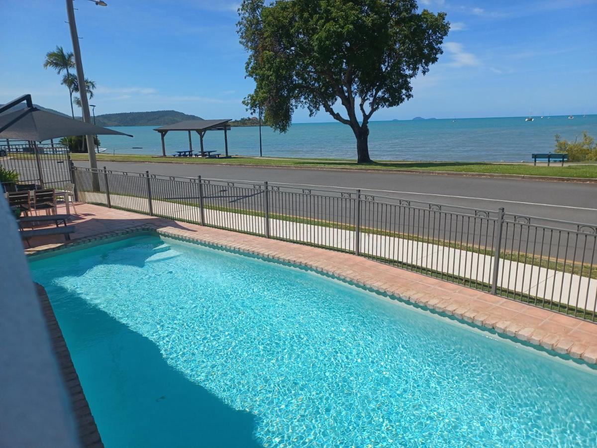 Whitsunday Waterfront Apartments Airlie Beach Eksteriør billede