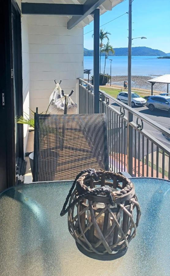 Whitsunday Waterfront Apartments Airlie Beach Eksteriør billede