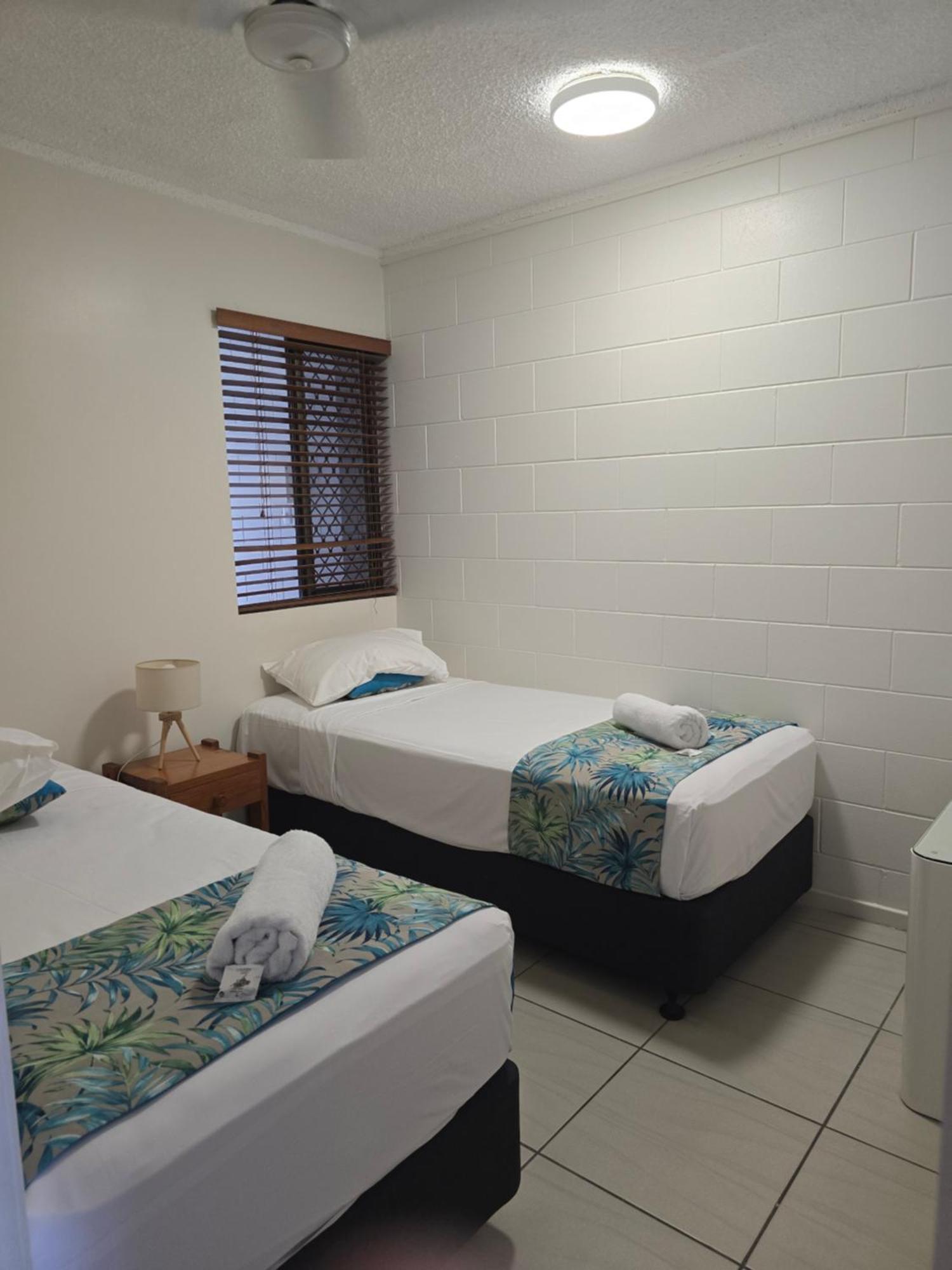 Whitsunday Waterfront Apartments Airlie Beach Eksteriør billede