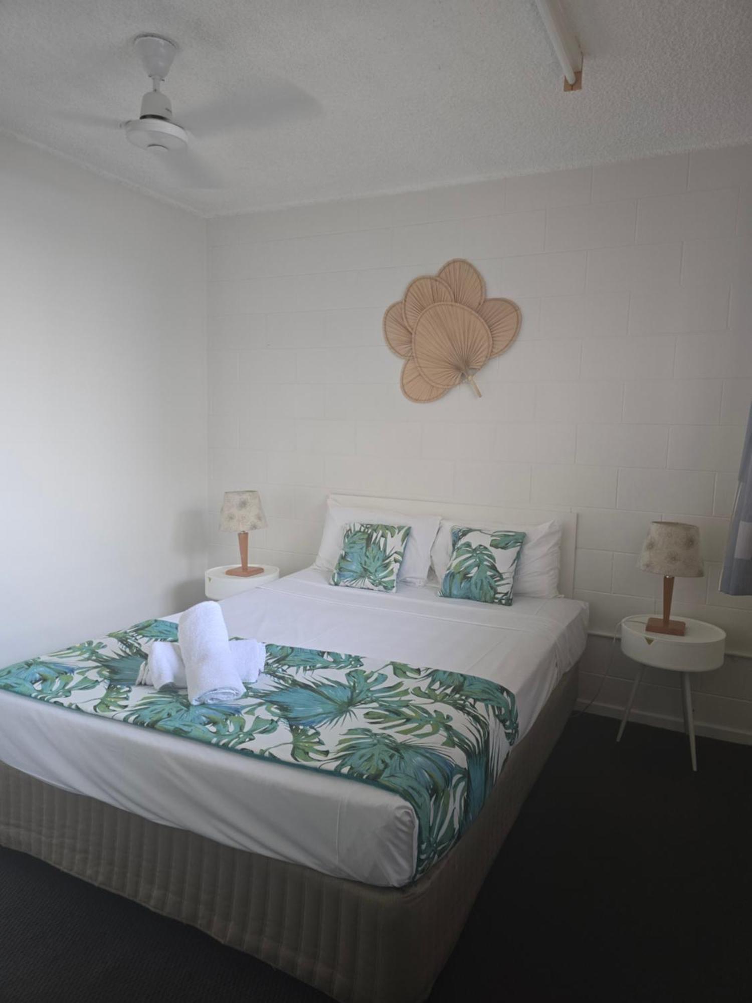 Whitsunday Waterfront Apartments Airlie Beach Eksteriør billede