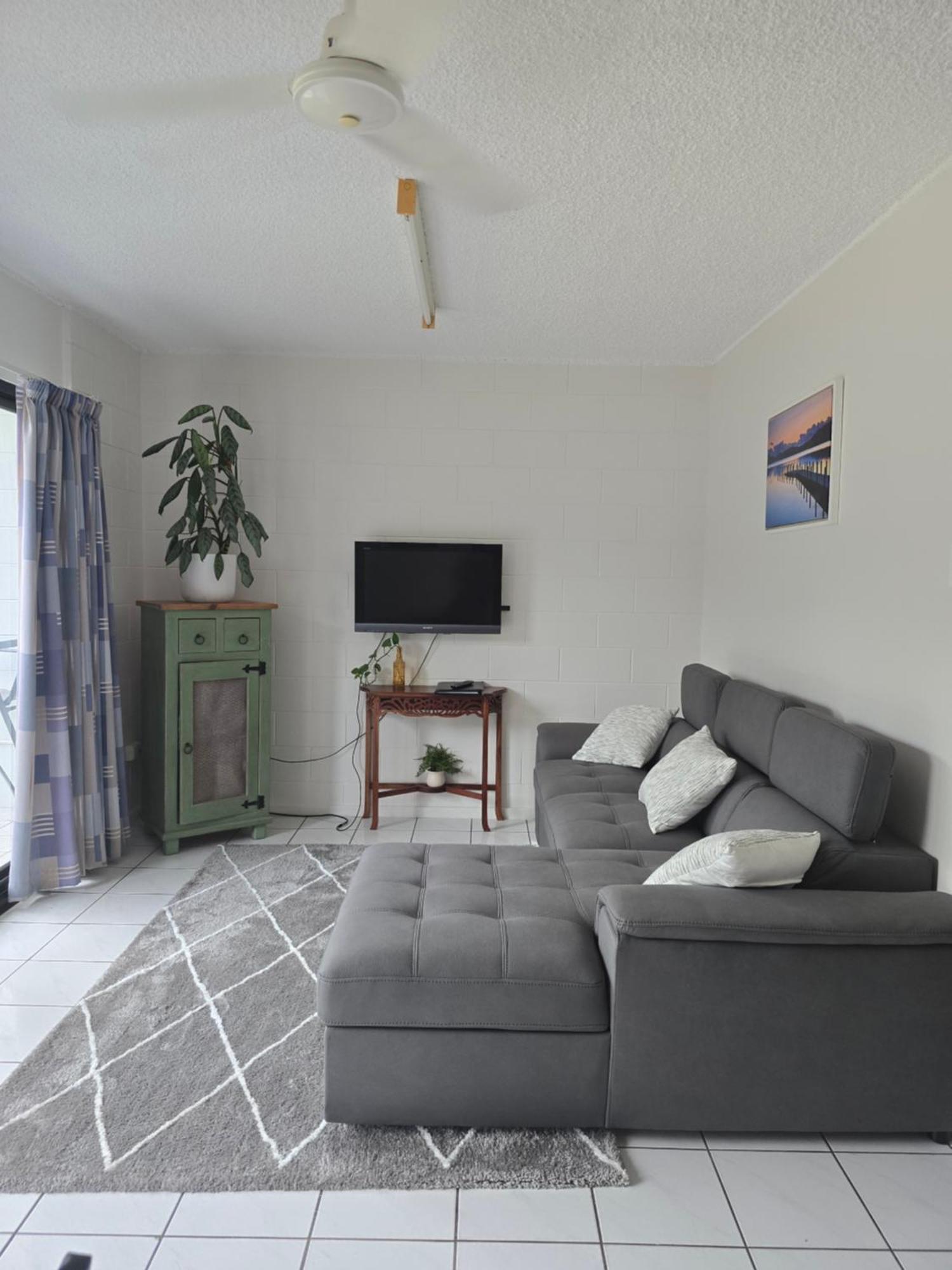Whitsunday Waterfront Apartments Airlie Beach Eksteriør billede
