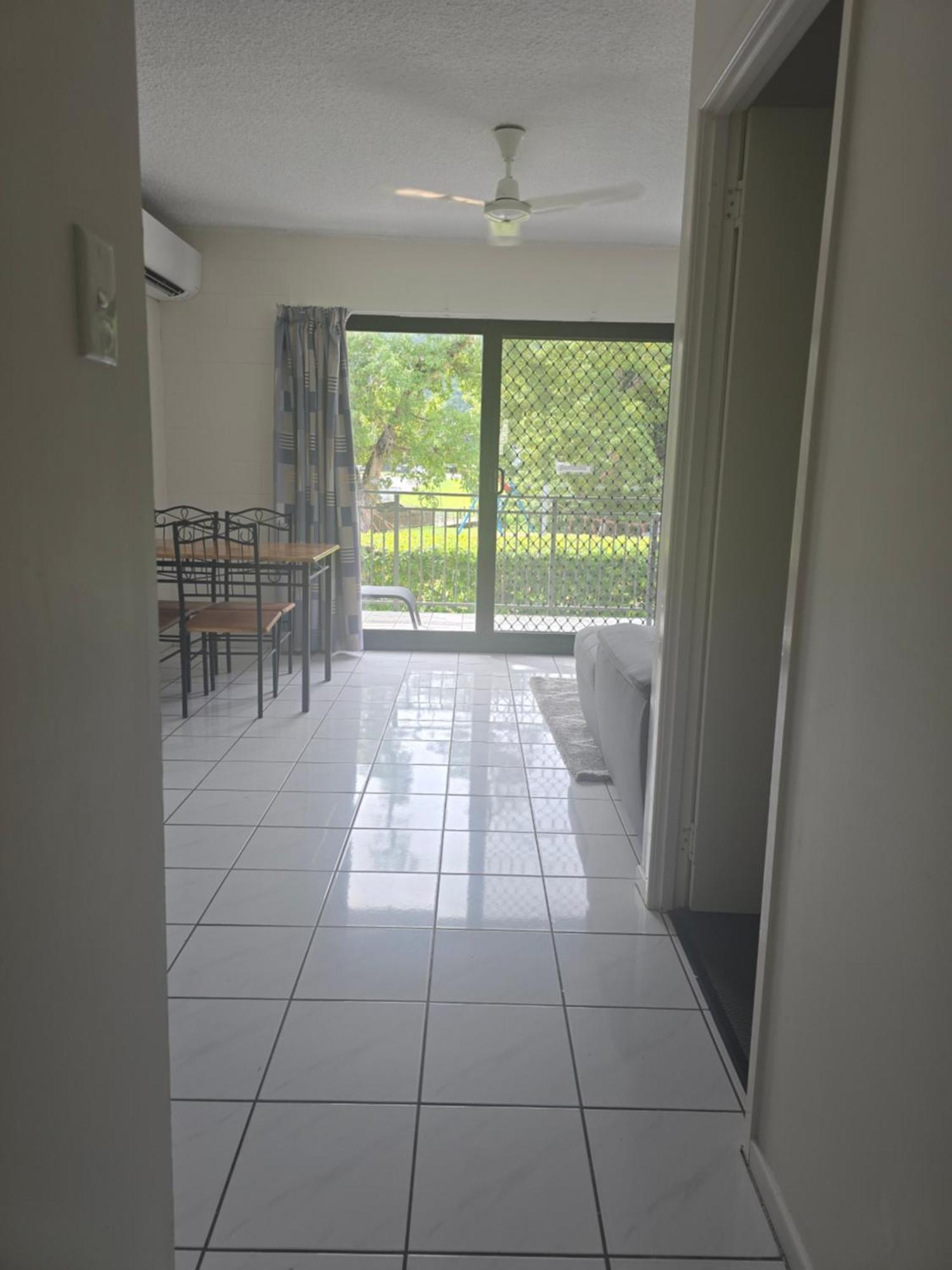 Whitsunday Waterfront Apartments Airlie Beach Eksteriør billede