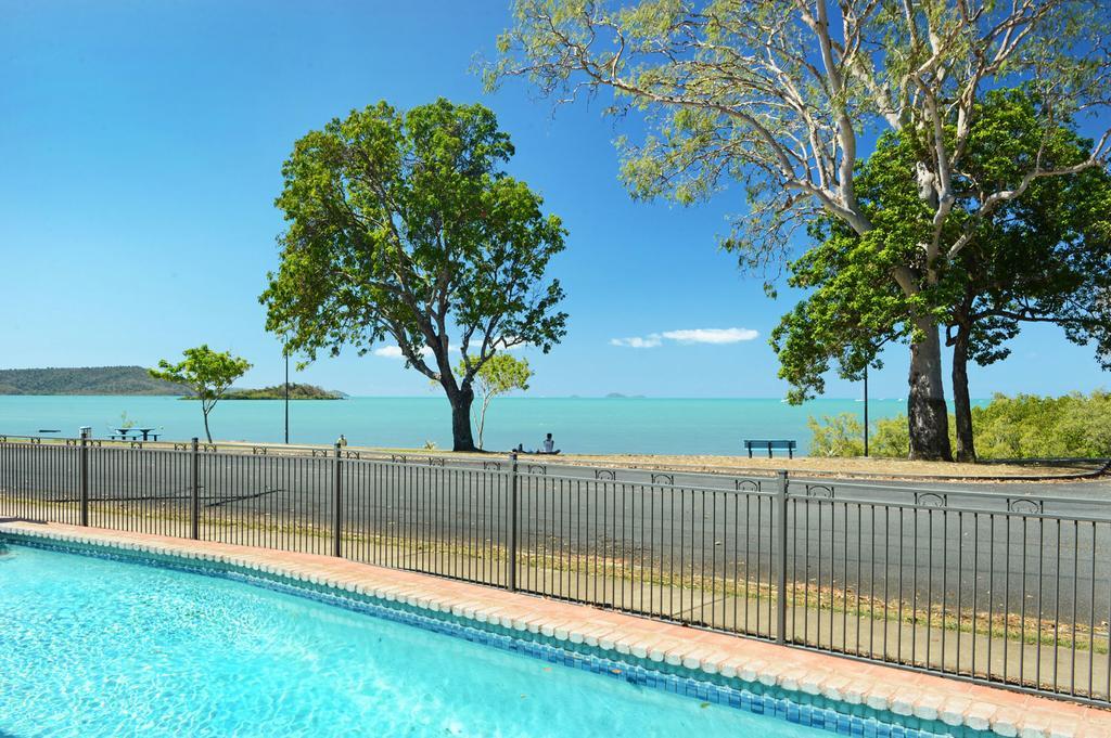 Whitsunday Waterfront Apartments Airlie Beach Eksteriør billede