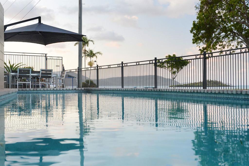 Whitsunday Waterfront Apartments Airlie Beach Eksteriør billede