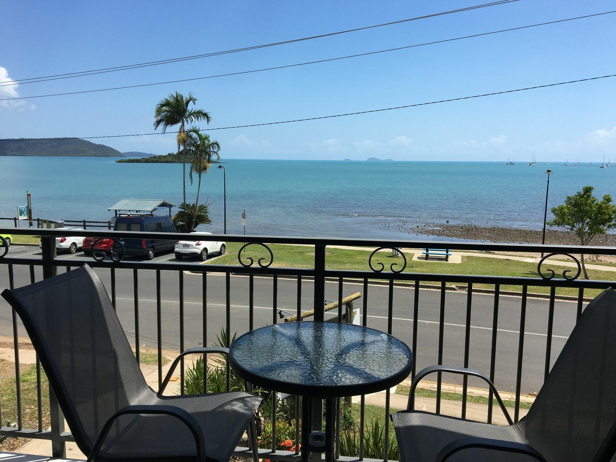 Whitsunday Waterfront Apartments Airlie Beach Eksteriør billede