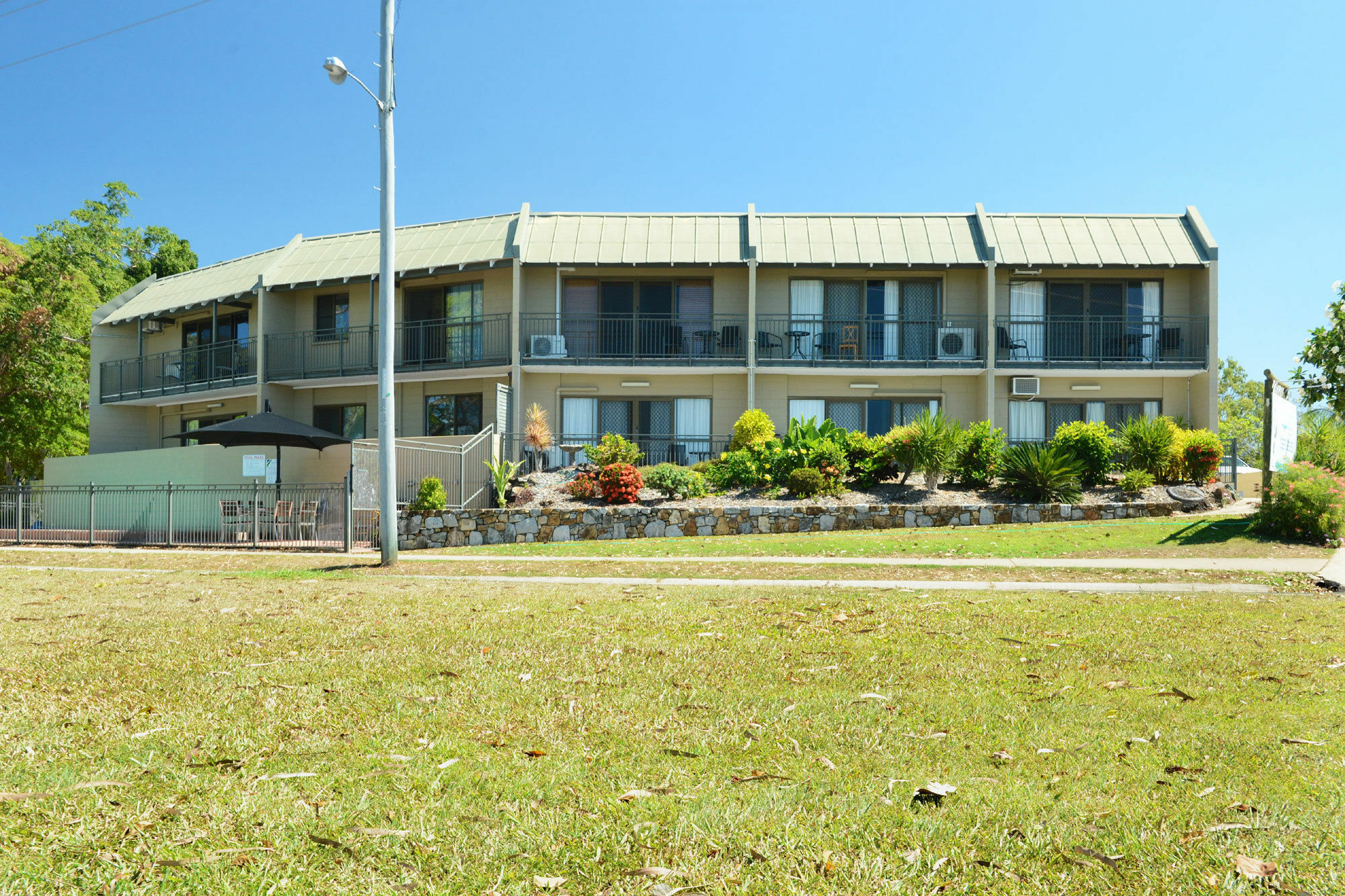 Whitsunday Waterfront Apartments Airlie Beach Eksteriør billede